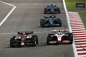 Zhou snoert critici de mond na puntenfinish bij F1-debuut: “Sprakeloos”