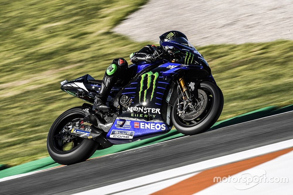 Yamaha пришлось сдерживать Хэмилтона, чтобы он себе не навредил