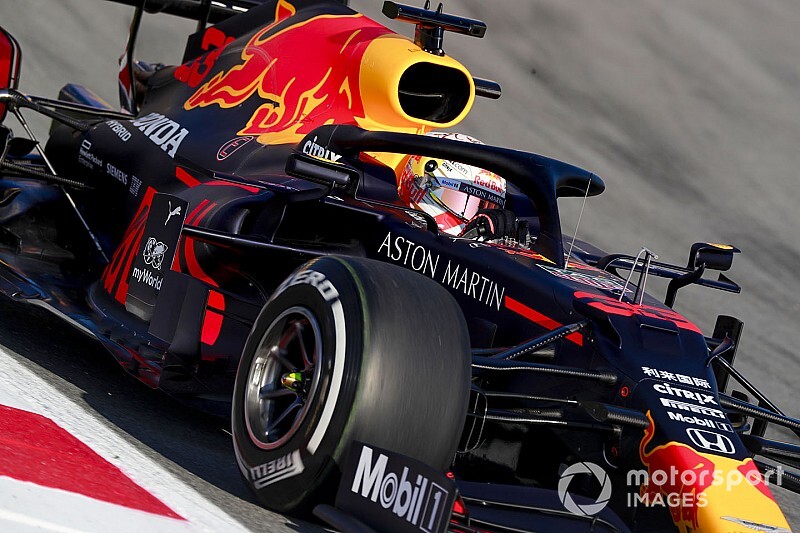 Foto's: De eerste actiebeelden van Verstappen in Barcelona