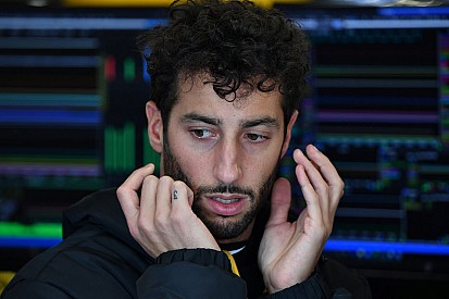 Ricciardo, "çalışmayı bırakmayan" Mercedes'i övdü