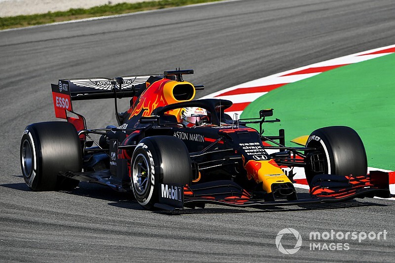 Verstappen tevreden na eerste dag: "Auto is beter dan vorig jaar"