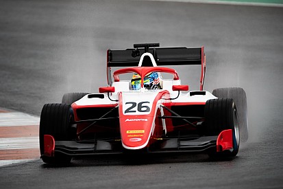 Sargeant quickest on final day of post-season F3 test