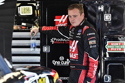 Custer, Reddick fight on pit road after Kansas Xfinity race