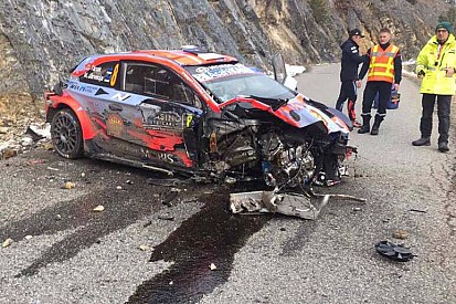 Tremendo accidente de Tanak, Evans se pone líder en Montecarlo