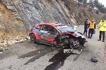 Tanak, Monte Carlo Rallisi'nde kaza yaptı!
