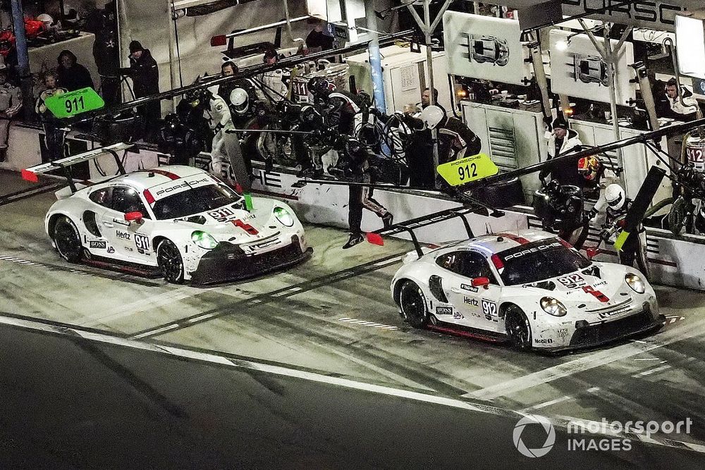 #911 Porsche GT Team Porsche 911 RSR - 19, GTLM: Matt Campbell, Nick Tandy, Frederic Makowiecki, #912 Porsche GT Team Porsche 911 RSR - 19, GTLM: Laurens Vanthoor, Earl Bamber, Mathieu Jaminet, pit stop