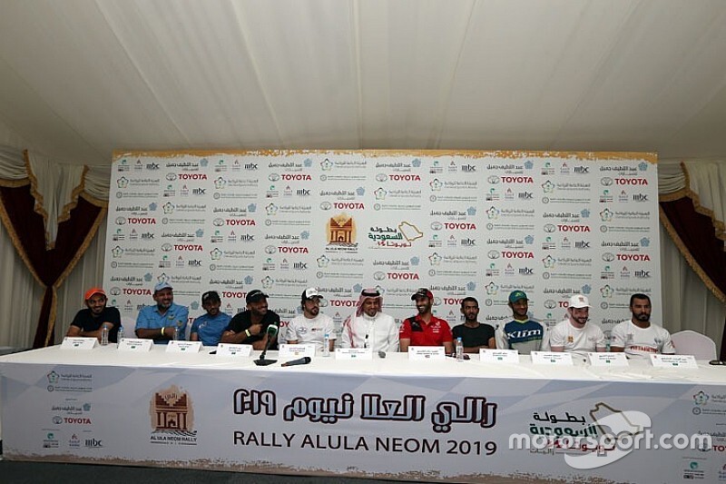 المؤتمر الصحفي رالي العُلا نيوم في السعودية يعجّ بالأسماء الكبيرة