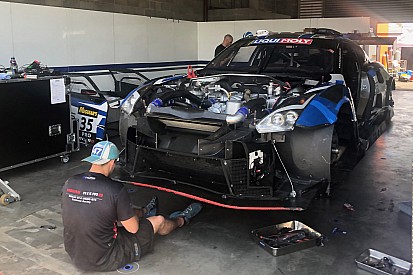 Bathurst: KCMG ritira la Nissan #35 dopo il botto di Burdon