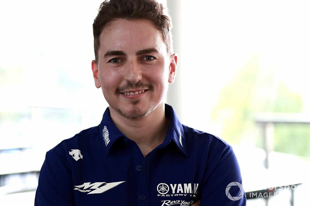 Lorenzo wins on Virtual MotoGP debut at Silverstone