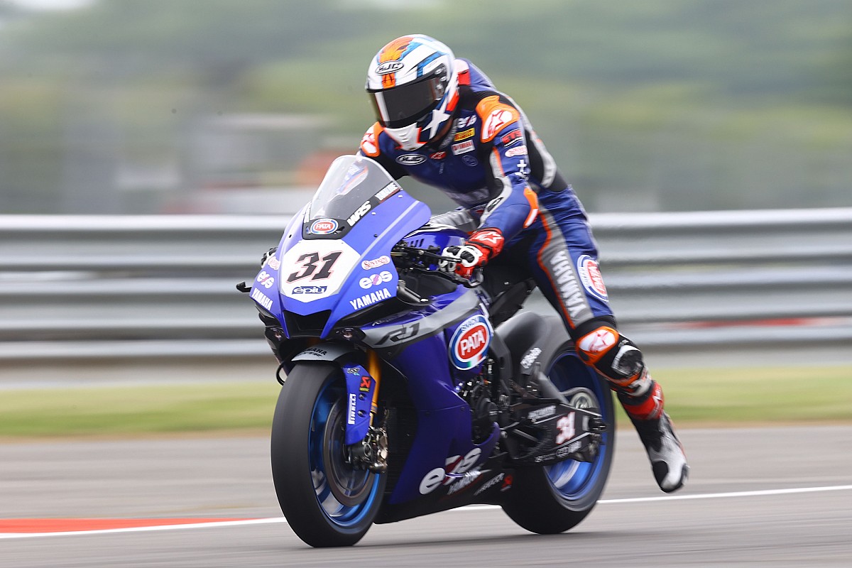 SBK, Donington, Libere 2: zampata di Gerloff, Rea insegue