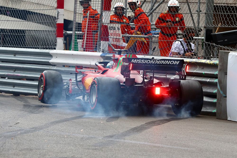 Pole y accidente de Leclerc en Mónaco; Sainz y Alonso, cara y cruz