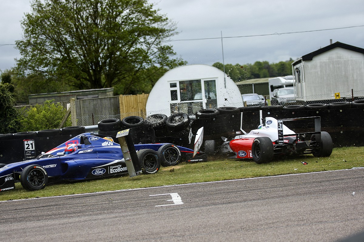 Thrills and spills as TOCA supports get underway
