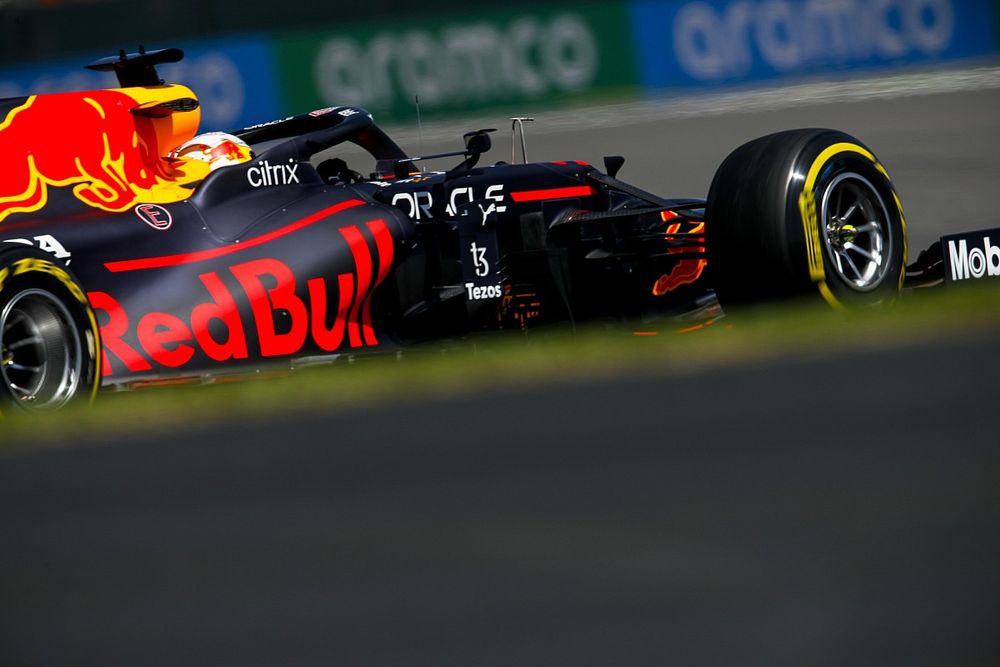 EL1 - Verstappen d'une courte tête, Hamilton en embuscade