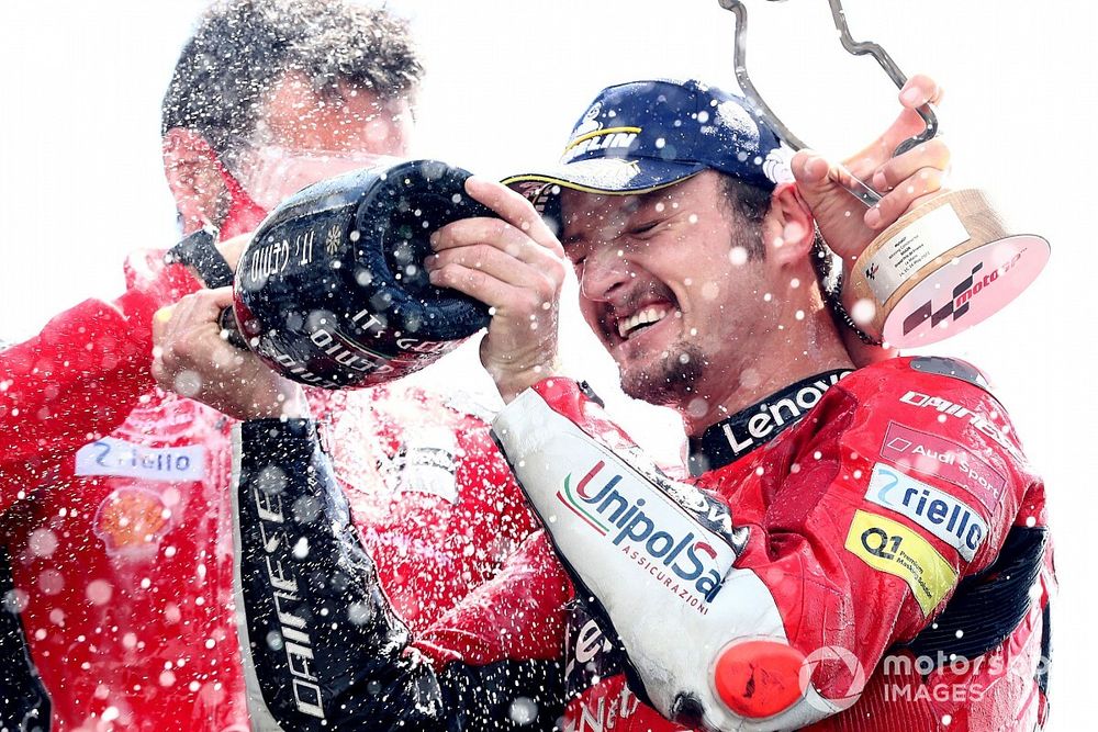 Ducati hace efectiva la renovación de Miller para 2022