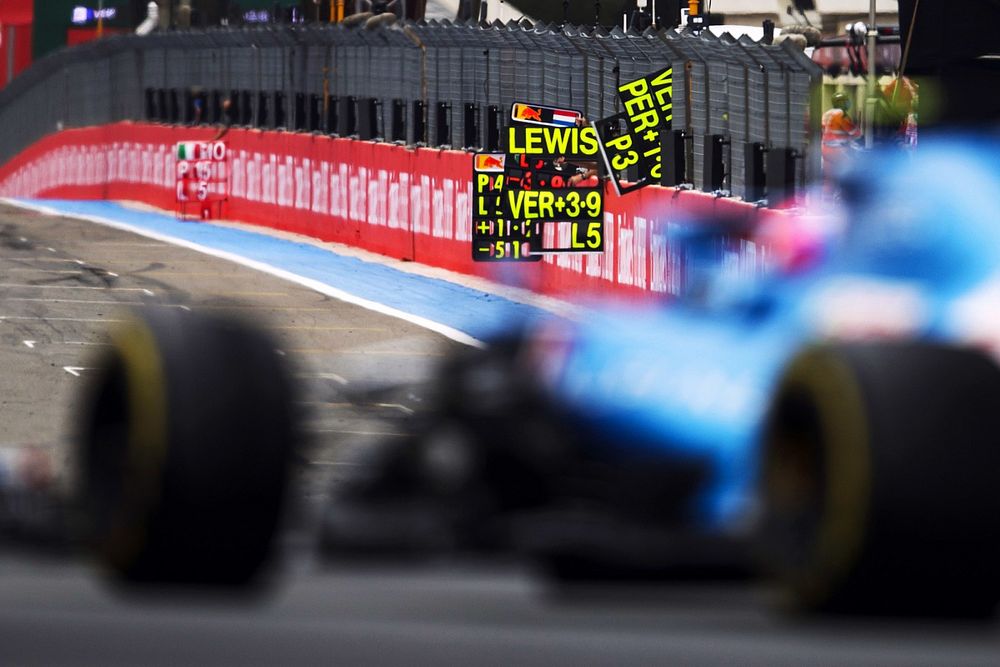 Geen Mercedes-clausule in nieuw F1-contract Ocon