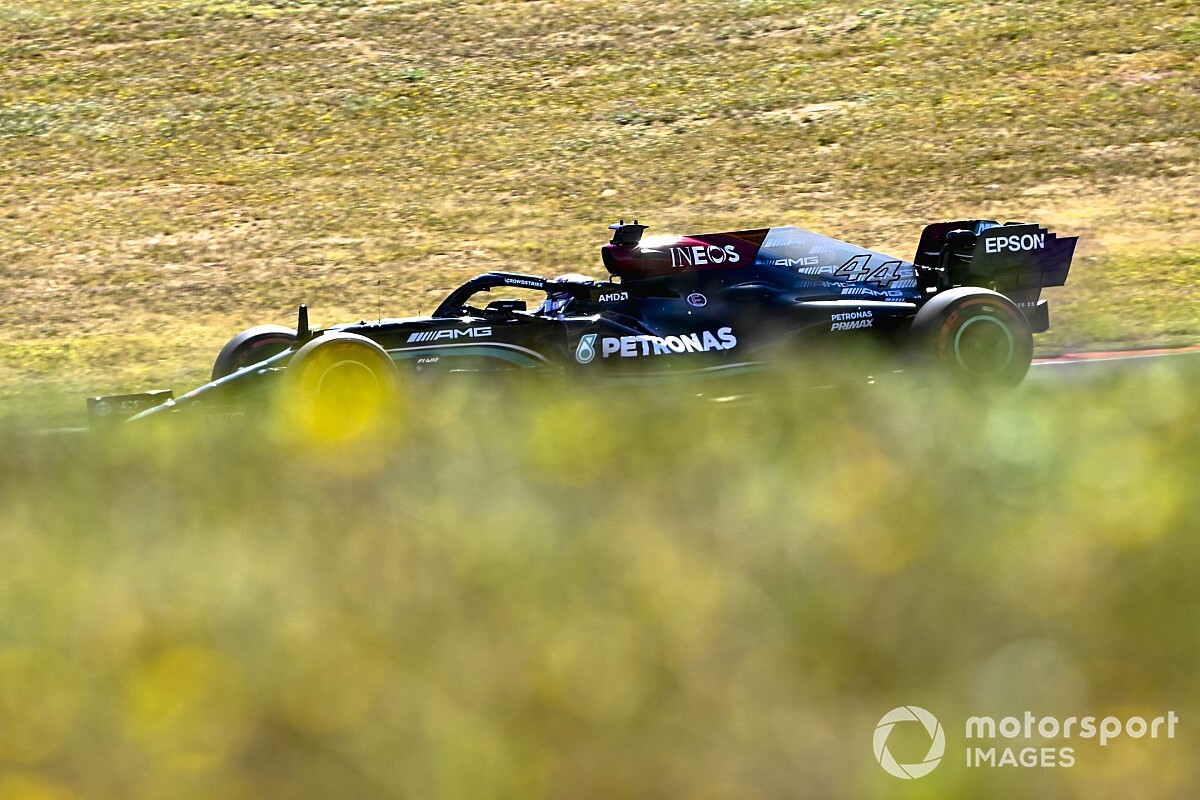 Mercedes punta sul motore, Red Bull sul warm up delle gomme
