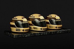Capacetes de tricampeonato de Senna são lembrados em obra de arte