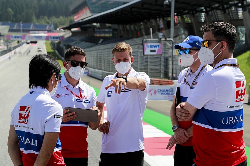 Schumacher a szezon eleje óta rossz pozícióban ül a Haasban