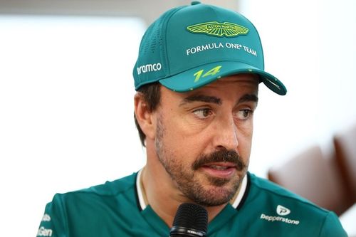 F1: Eterno rival de Hamilton, Alonso comenta sobre dificuldades do heptacampeão na Ferrari