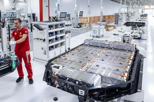 El Ferrari el&eacute;ctrico, sin secretos: un GT con m&aacute;s de 1.000 CV