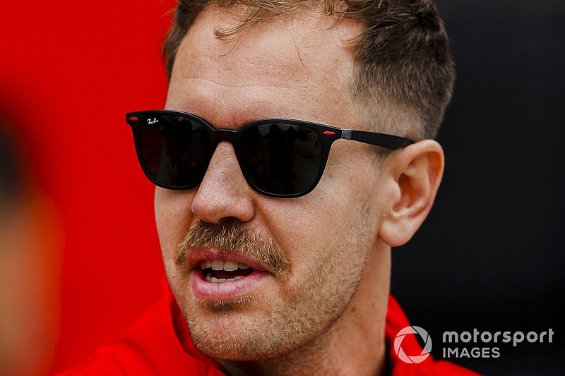 Képeken az F1-es pályabejárás Kínából: Vettel, Ferrari és a többiek