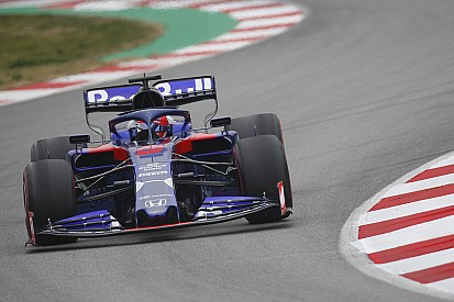 Kvyat met Toro Rosso-Honda snelste op derde testdag, Verstappen vijfde