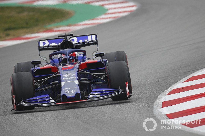 Kvyat met Toro Rosso-Honda snelste op derde testdag, Verstappen vijfde