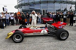 Gyönyörű, legenda, kegyetlen: Lotus 49 Kínában