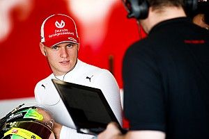Pekan depan, Schumacher tes F1 dengan Ferrari