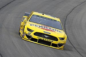 Joey Logano fends off Harvick for Stage 2 win at Las Vegas