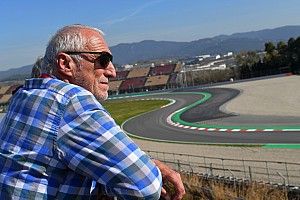 Mateschitz valt Marko bij: "Hebben voor het eerst een competitieve motor"