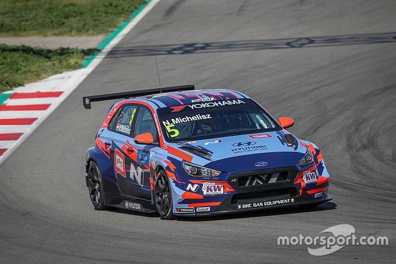 Michelisz nem tudja, minek tudható be a kezdeti tempóhiány