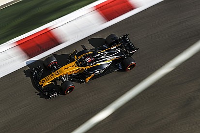 Renault устроила тесты для Лундгора и Чжоу на машине 2017 года