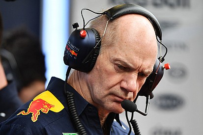 Newey houdt vertrouwen: "Verstappen slim genoeg om van zijn fouten te leren"