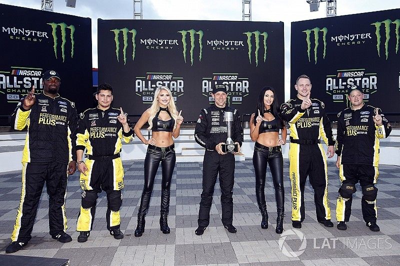 Kenseth logra la pole para el All-Star