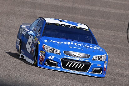 Larson wins Stage 1 at Homestead, Keselowski leads title contenders