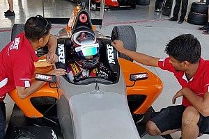 MRF Bahrain: Presley finis kedua Race 2, 0,01 detik di depan Maldonado