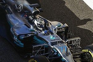 Bottas lança concurso para pintura de capacete para 2018