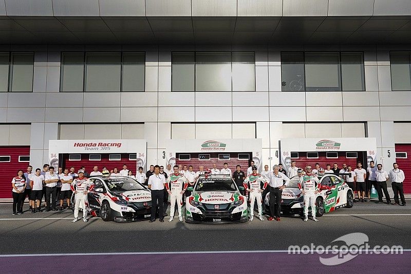 Teamphoto with Norbert Michelisz, Honda Racing Team JAS, Honda Civic WTCC, Ryo Michigami, Honda Raci