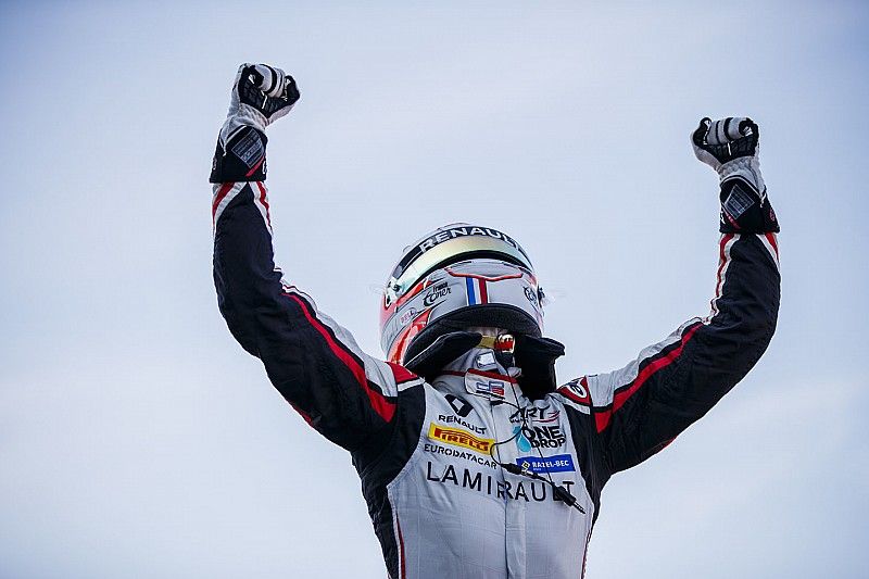 Menchaca 12° en carrera donde Hubert ganó