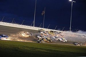 Daytona-Massencrash: Keselowski und Busch mit Kritik an Byron und Stenhouse