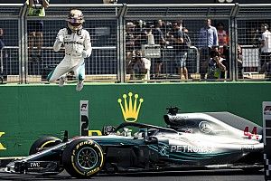 Hamilton se lleva una ajustada pole en su casa