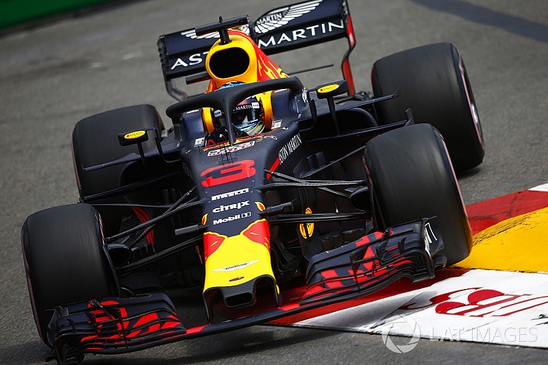 Гонщики Red Bull возглавили вторую подряд тренировку в Монако