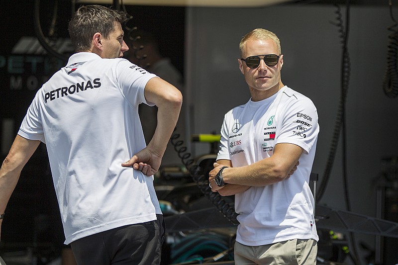 Bottas szerint a Ferrari a favorit a Francia Nagydíjon
