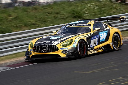 24 uur Nürburgring: Porsche en Mercedes duelleren om koppositie na 18 uur