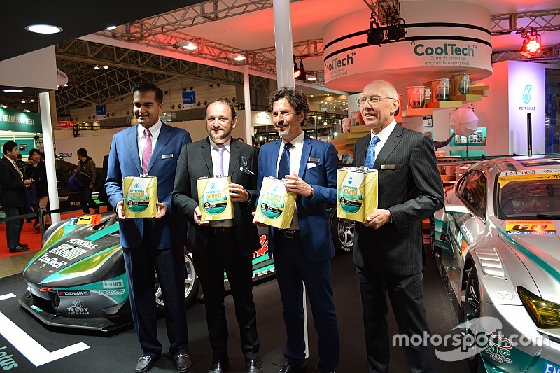 ペトロナス、F1で求められる効率性を持った市販車用オイルを発表