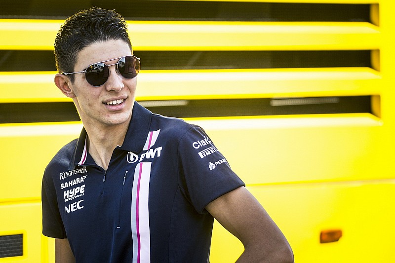 Force India le recuerda a Renault que tiene opción sobre Ocon