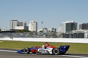 Leist logra el primer tiempo en la primera práctica de IndyCar