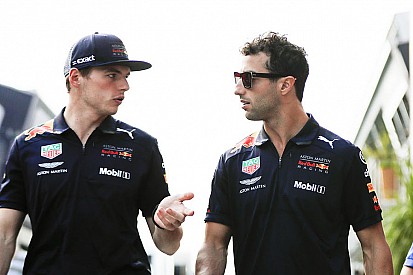 Jones: A Red Bull Verstappent favorizálta, jól döntött Ricciardo