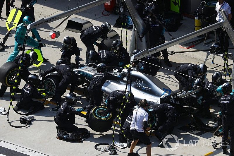 Valtteri Bottas, Mercedes AMG F1 W09, makes a stop